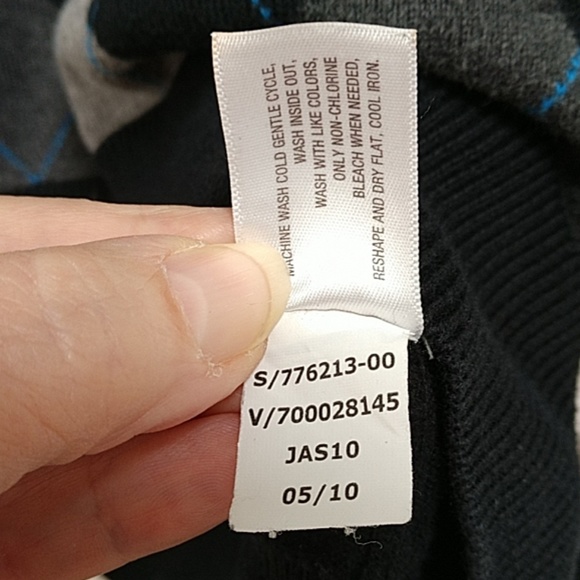 Old Navy Black Argyle Sweater - Picture 6 of 6